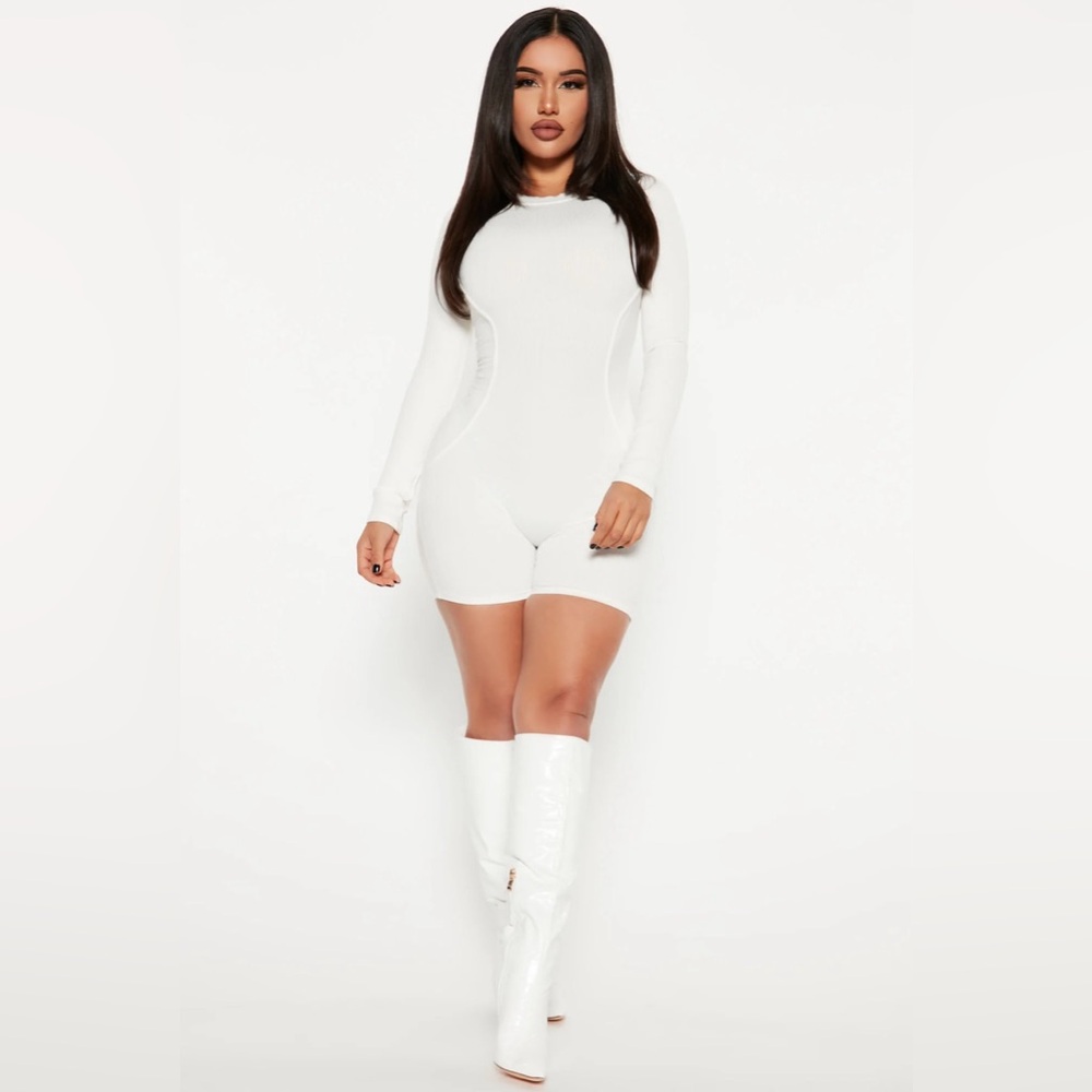 FASHION NOVA ROMPER - Picture 2 of 3